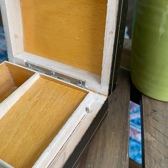 Italian Inlay Music Box - Picture 3 of 8